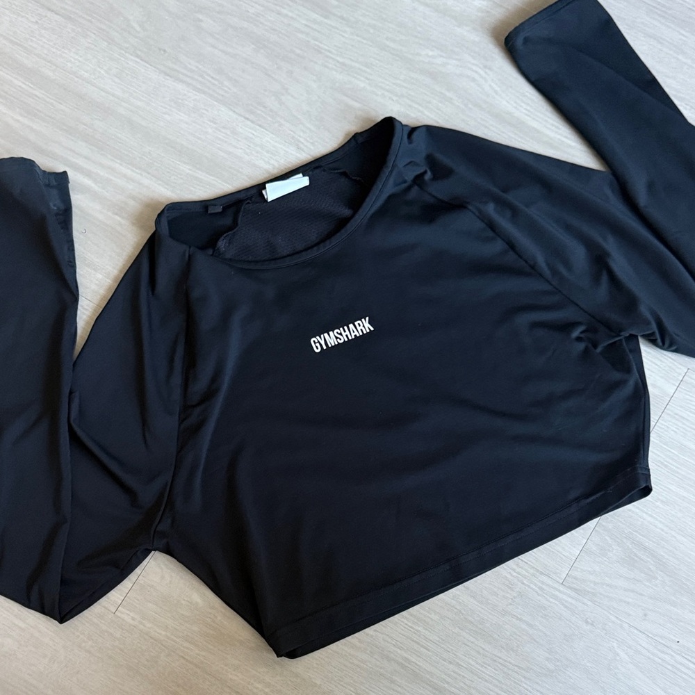 Gymshark Black Long-Sleeve Cropped Athletic Top